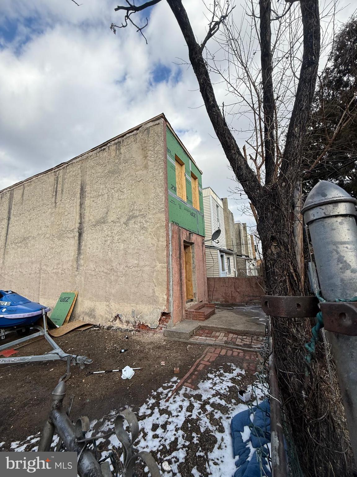 3243 JOYCE STREET