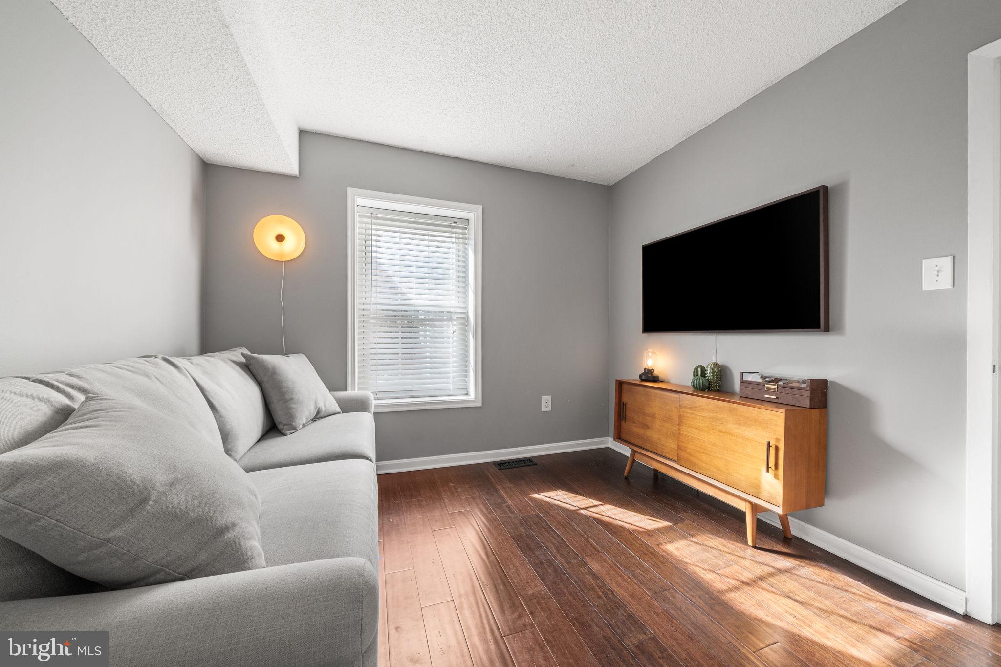 WESTHAMPTON MEWS - Residential Lease