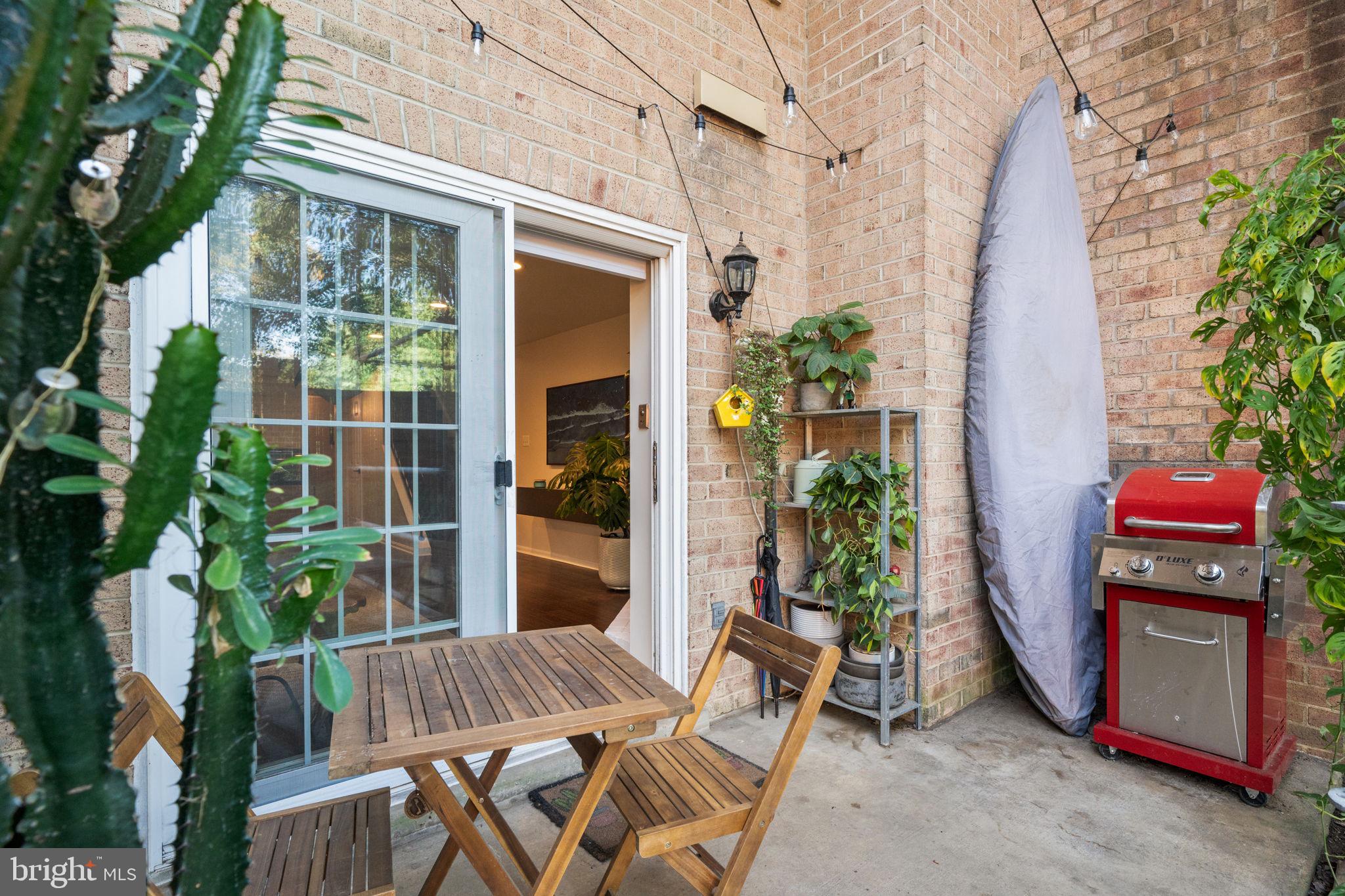 WESTHAMPTON MEWS - Residential Lease