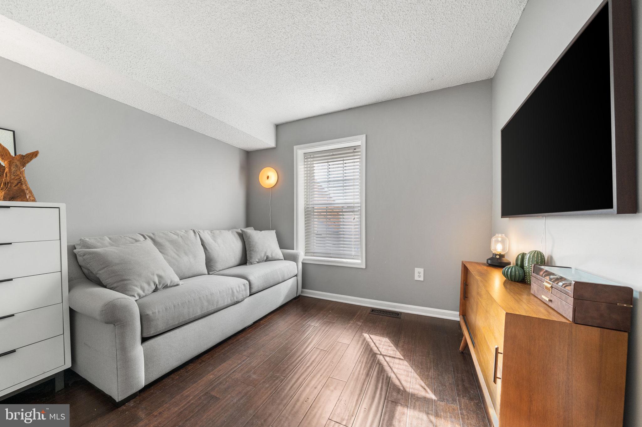 WESTHAMPTON MEWS - Residential Lease