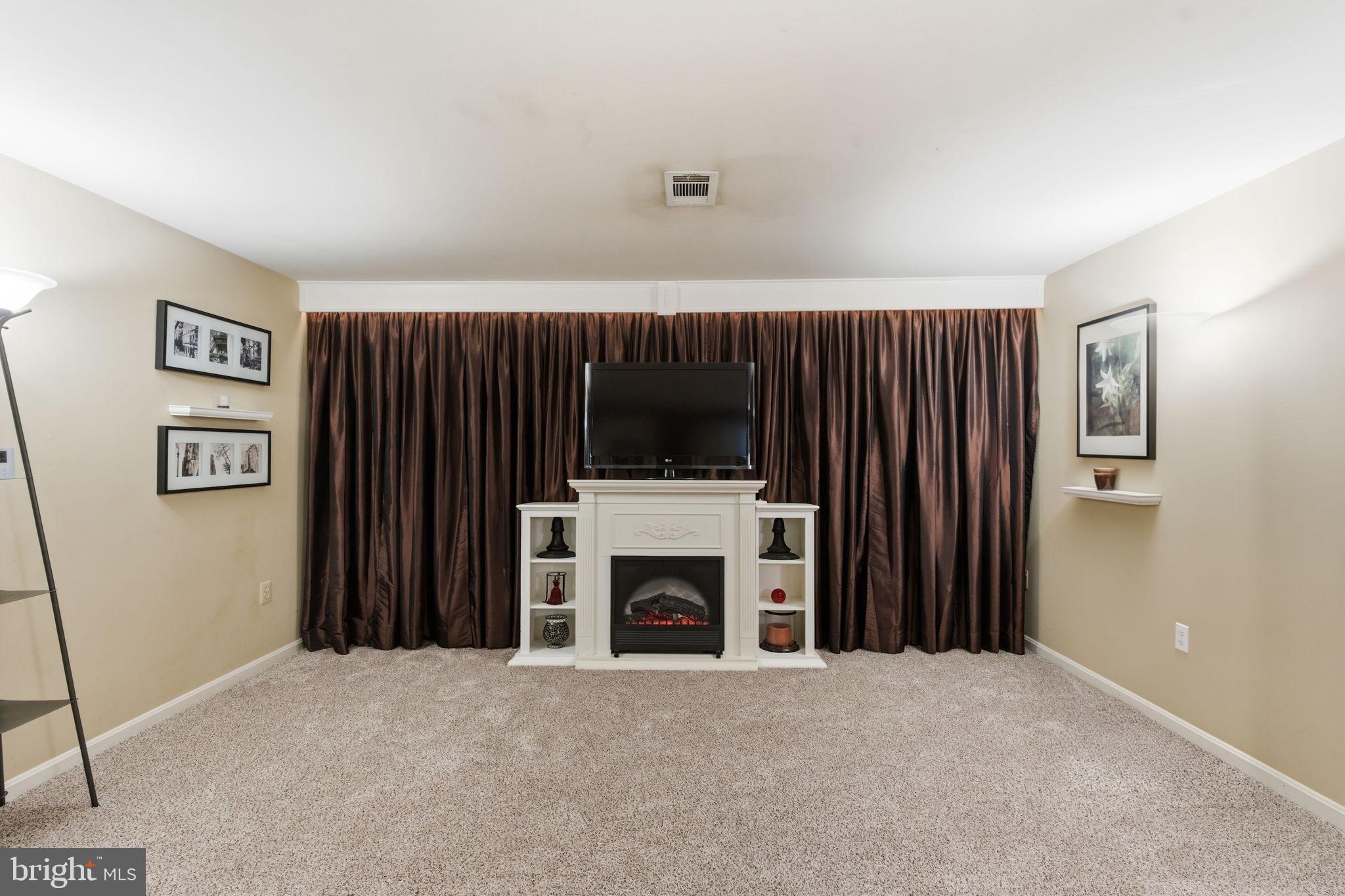 ROCKBURN COMMONS - Residential