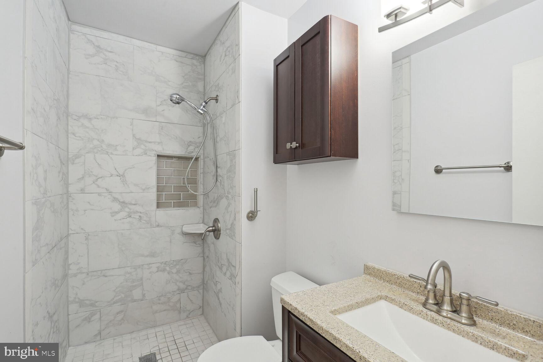 KEENE MILL WOODS - Residential Lease