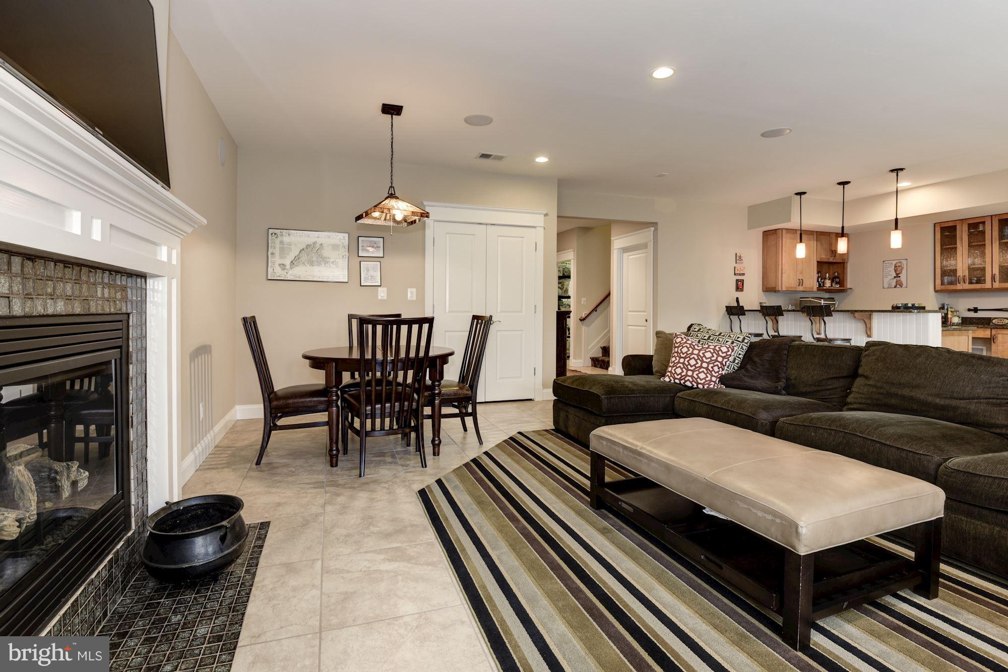 BROYHILL HILLS - Residential