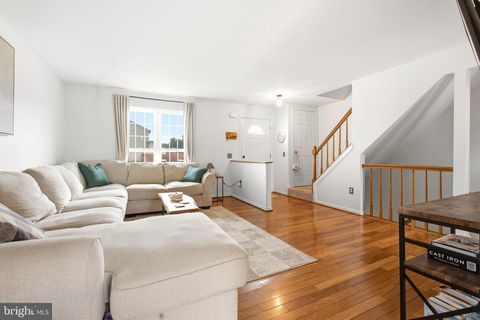 Townhouse For Sale - 5752 Sunset View Lane<br/> FREDERICK, MD 21703