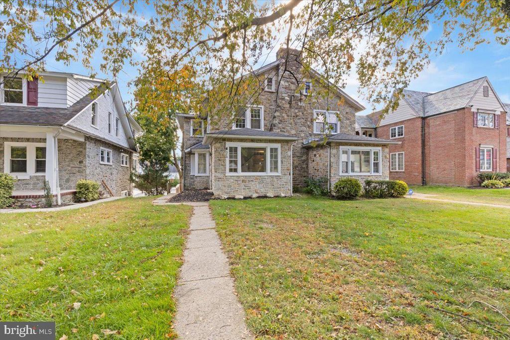 Photo of 514 E Lancaster Avenue, DOWNINGTOWN, PA 19335 (MLS # PACT2112148)