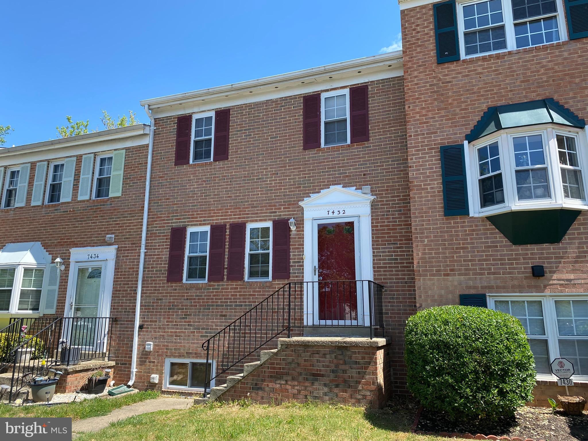 SOUTHGATE WOODS TOWNHOUSES - Residential Lease