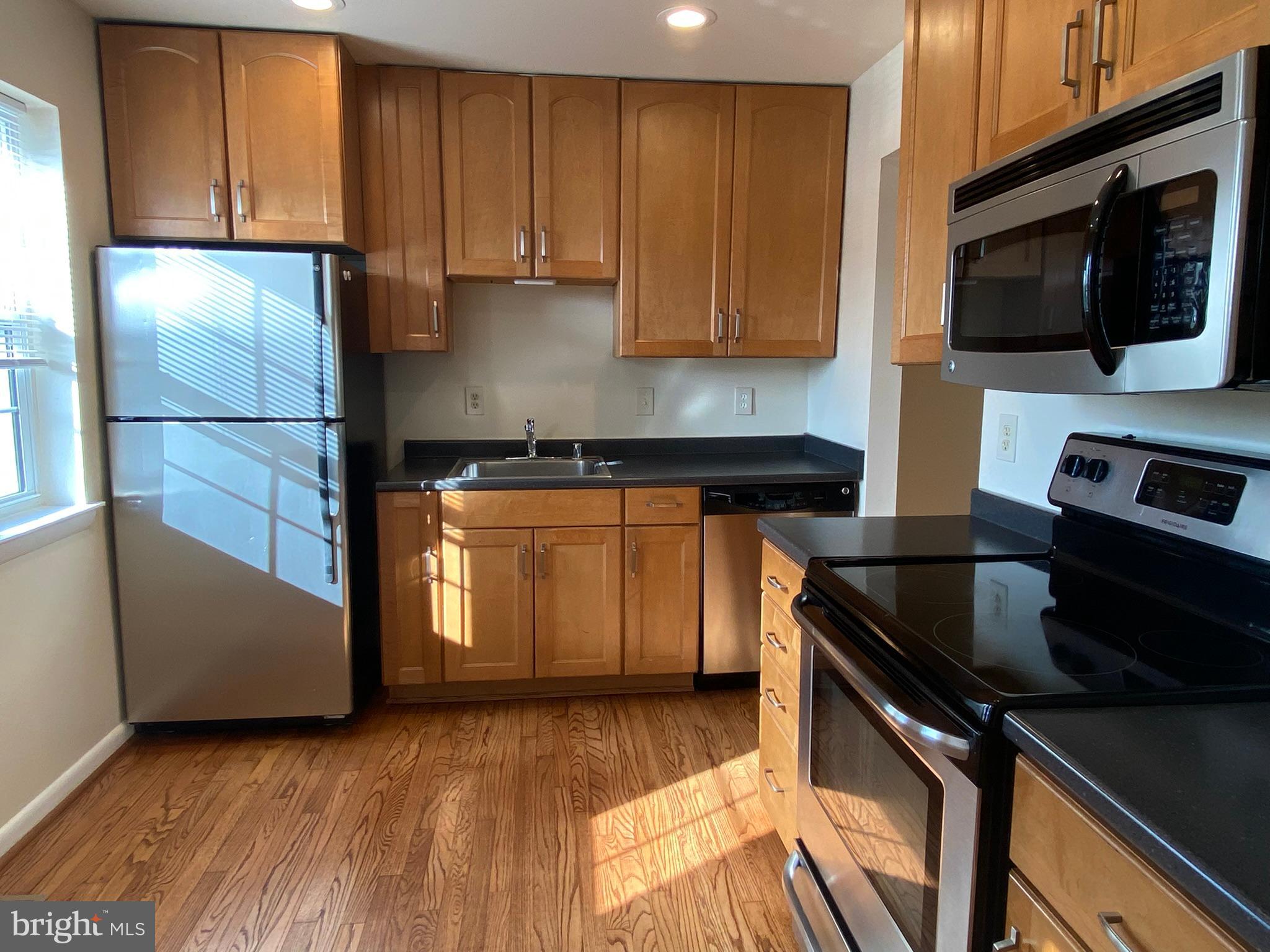 SOUTHGATE WOODS TOWNHOUSES - Residential Lease