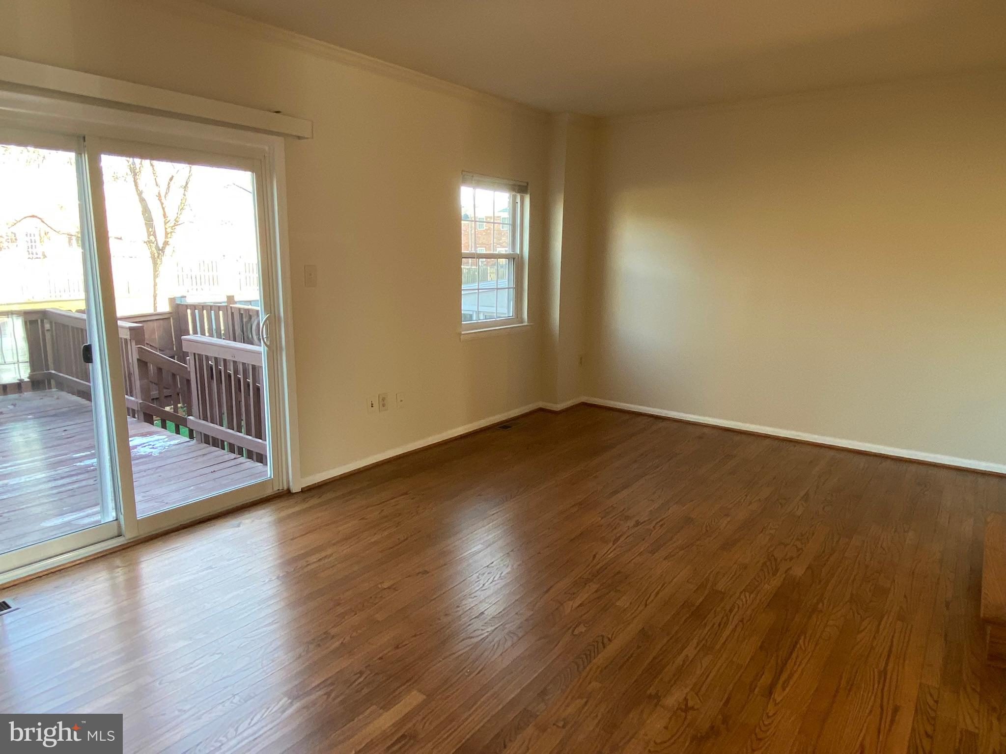 SOUTHGATE WOODS TOWNHOUSES - Residential Lease