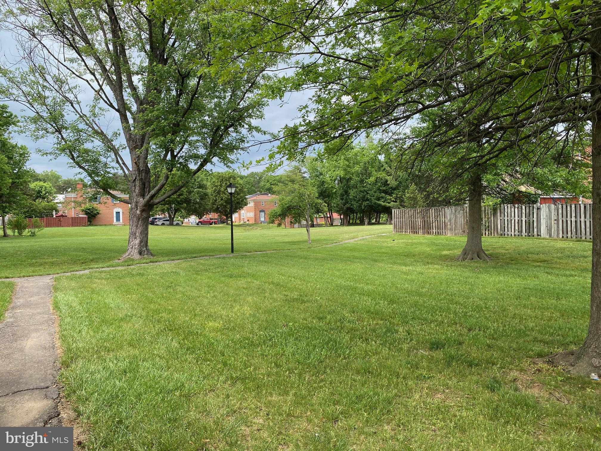 SOUTHGATE WOODS TOWNHOUSES - Residential Lease