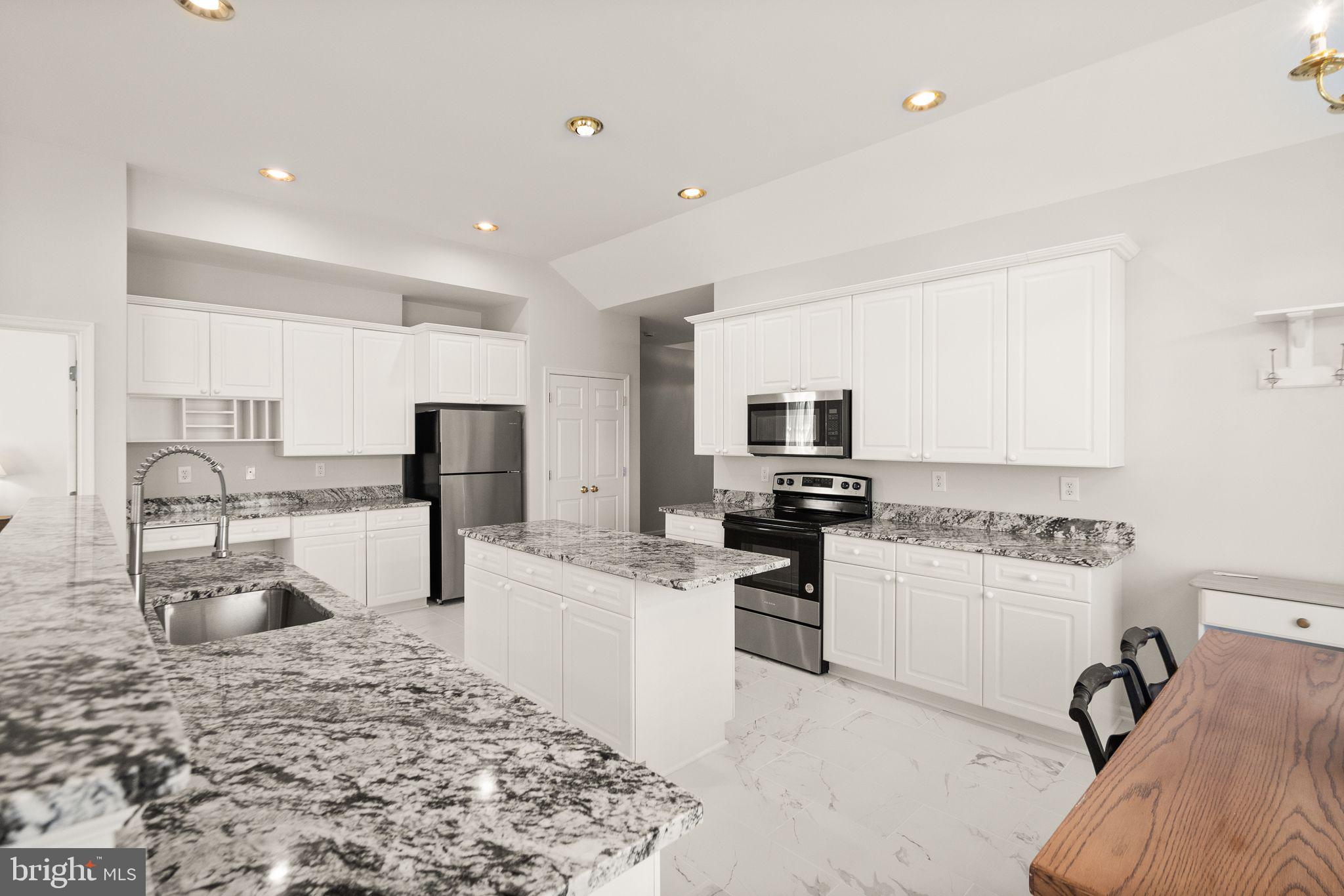 LOCUST HILL - Residential