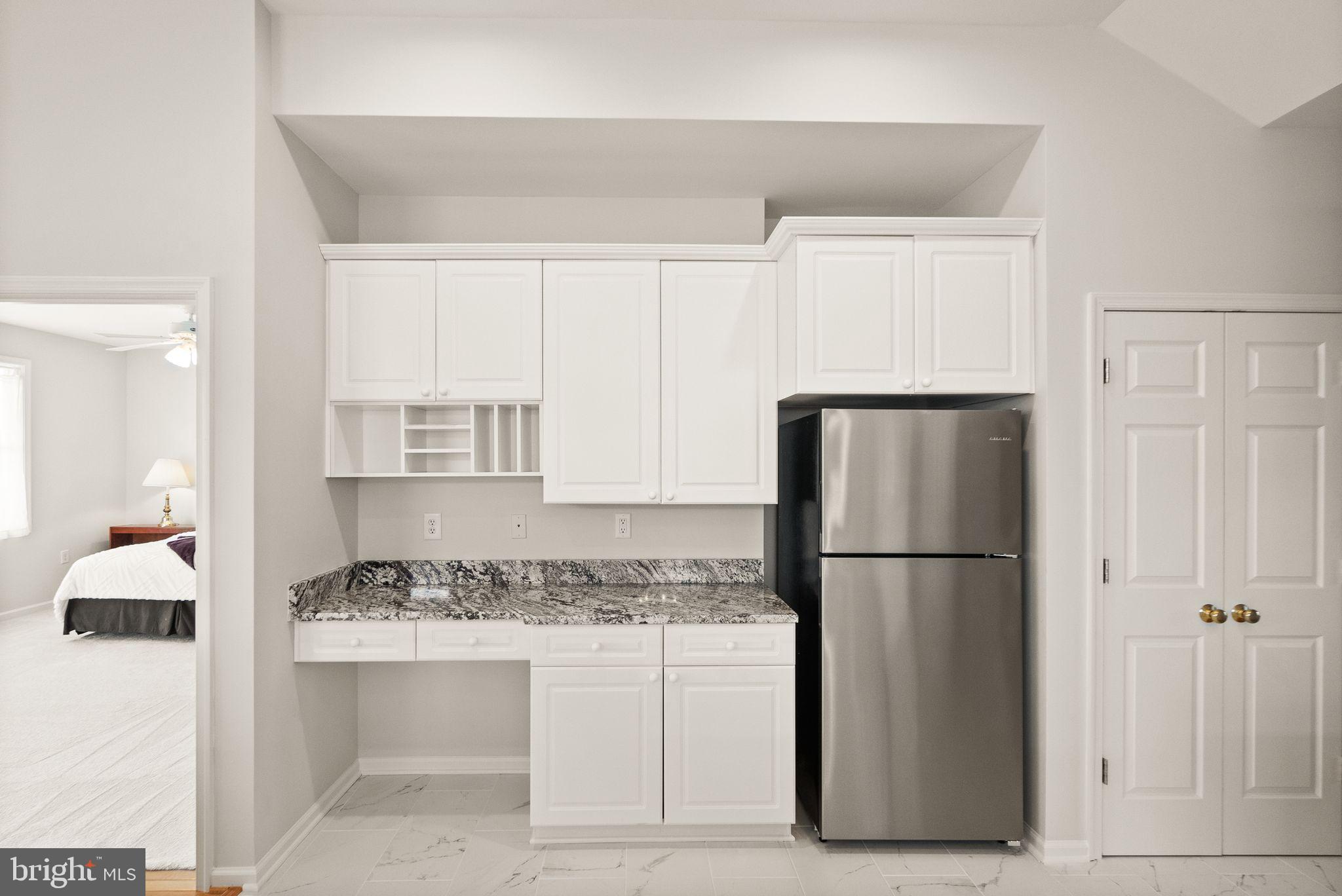 LOCUST HILL - Residential