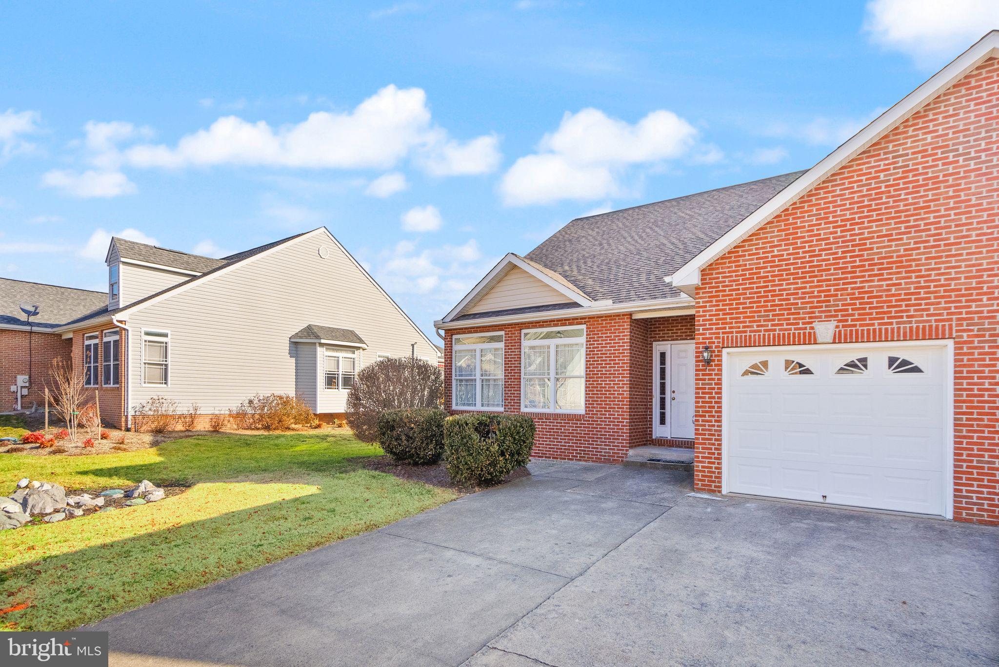 LOCUST HILL - Residential