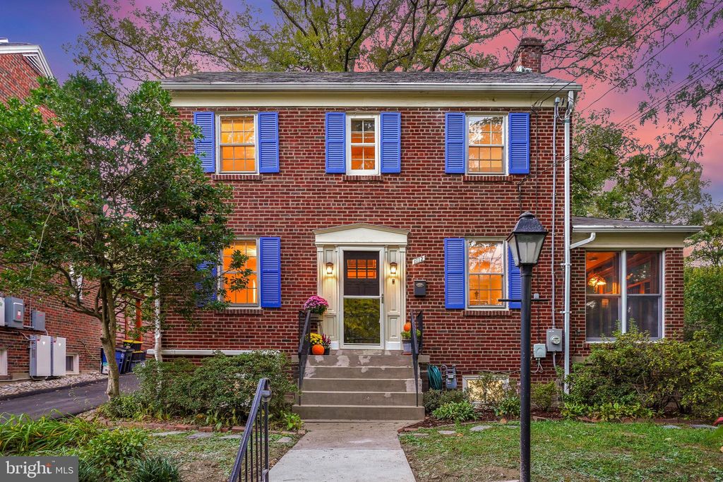 Photo of 1112 Lancaster Road, TAKOMA PARK, MD 20912 (MLS # MDMC2203454)