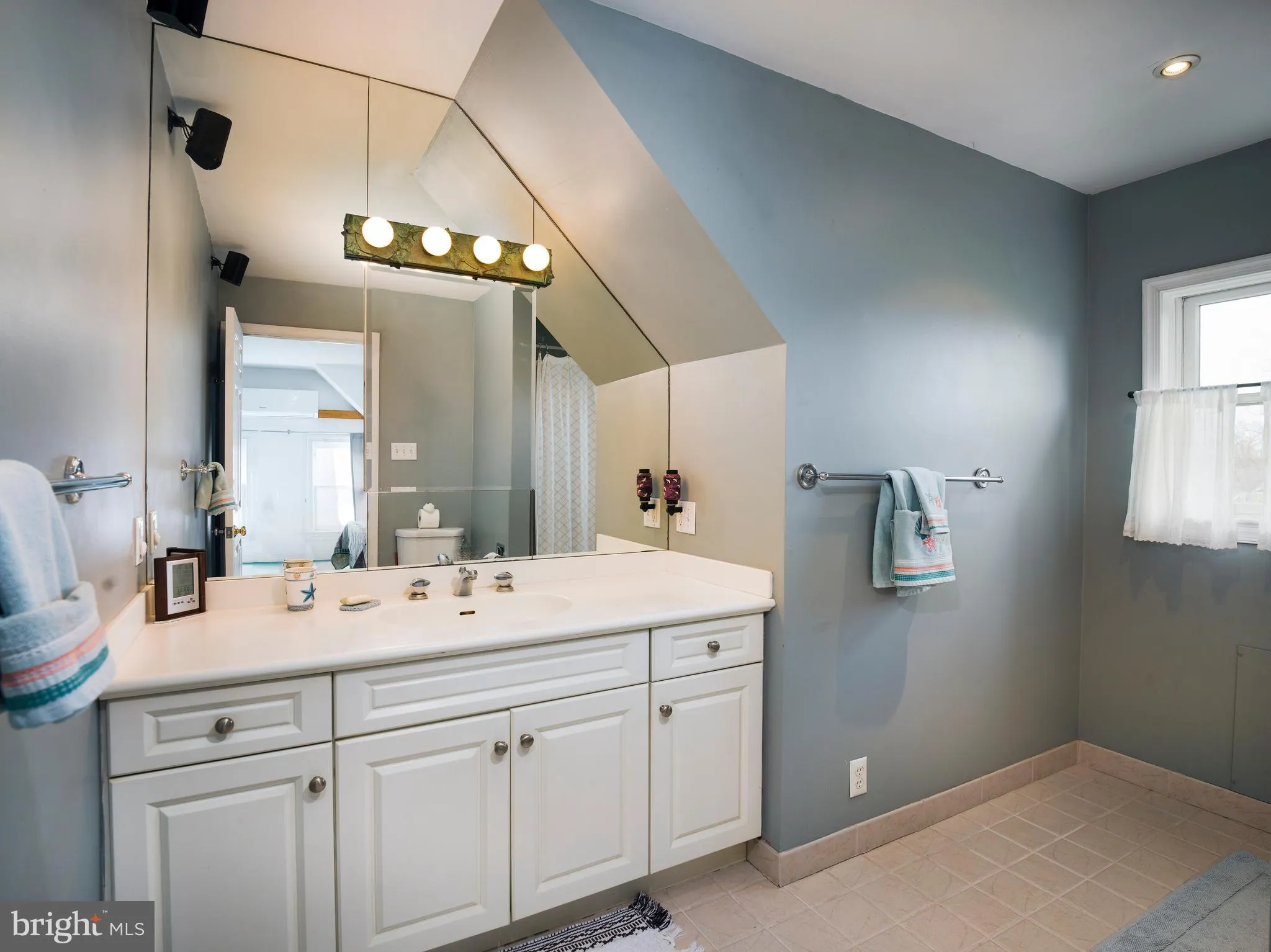 Wayne, Pennsylvania 19087, United States, 4 Bedrooms Bedrooms, ,3 BathroomsBathrooms,Residential,Active,109674