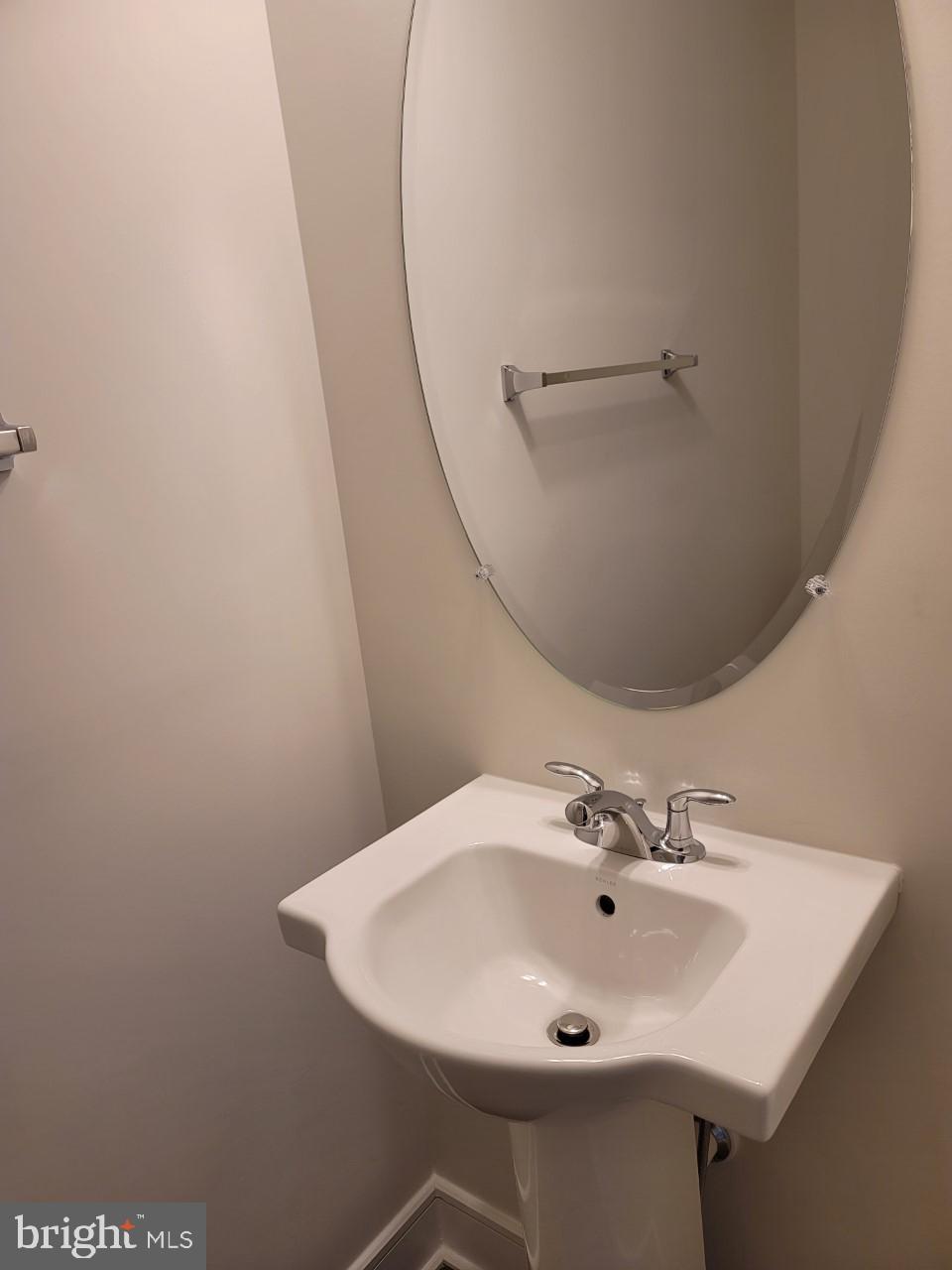 LAKE FREDERICK - Residential Lease