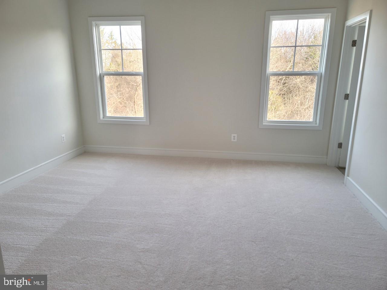 LAKE FREDERICK - Residential Lease