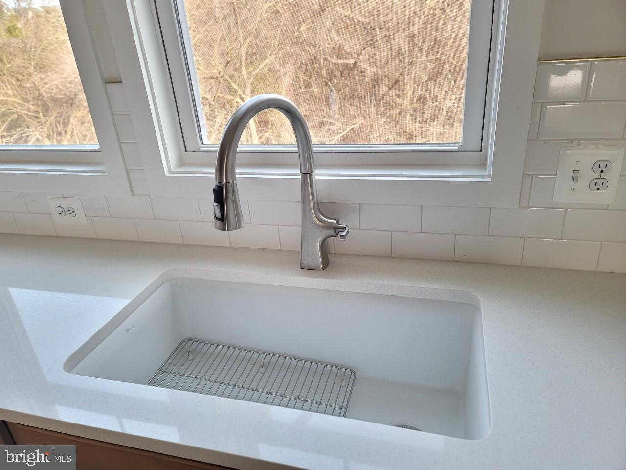 LAKE FREDERICK - Residential Lease