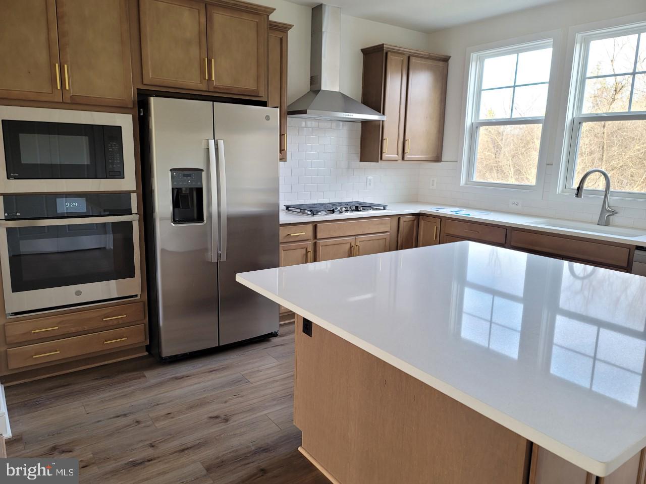 LAKE FREDERICK - Residential Lease