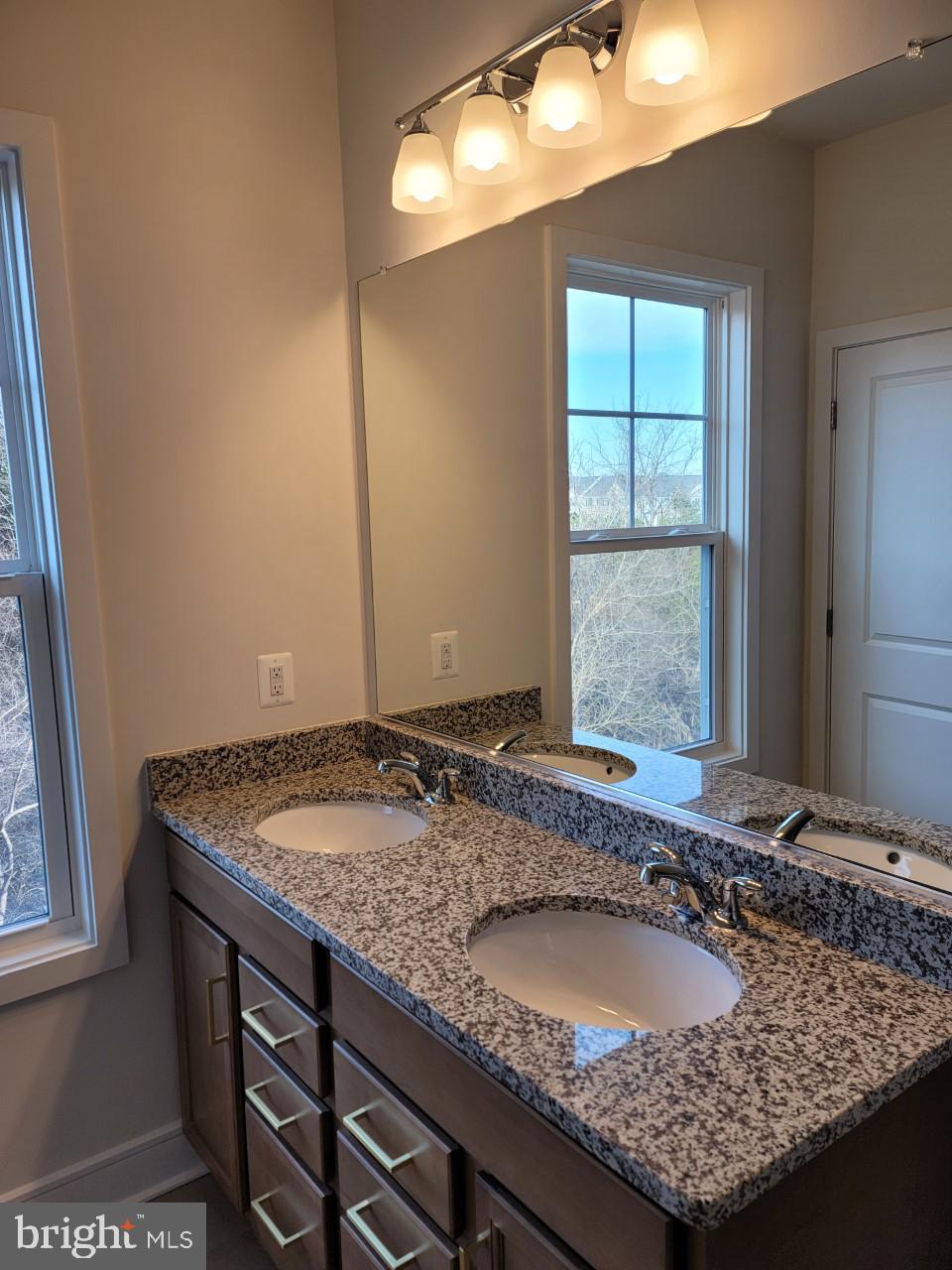 LAKE FREDERICK - Residential Lease