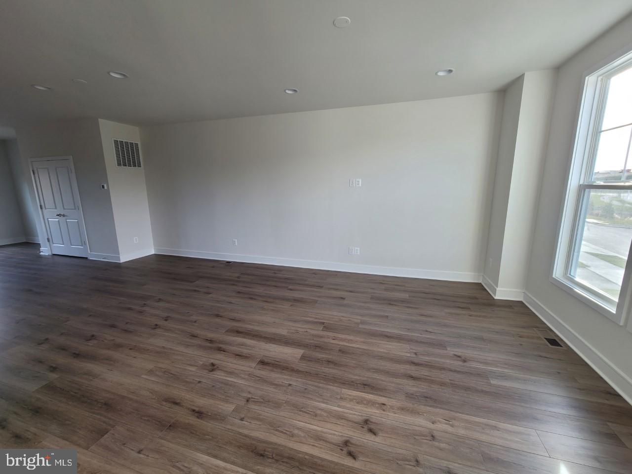 LAKE FREDERICK - Residential Lease