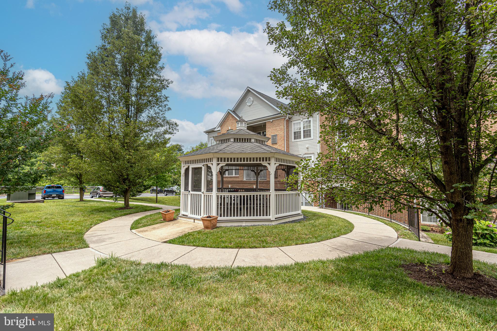 207 KINGS CROSSING CIRCLE 1C