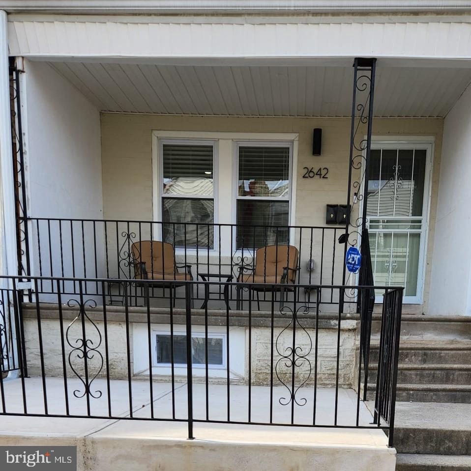 Welcome to your new home! This beautiful 2-bedroom, 1-bathroom home is a perfect blend of comfort, style, and convenience. Nestled in a tranquil neighborhood, this rental boasts an array of features that make it an ideal living space. The heart of the home, the kitchen is equipped with brand-new appliances that make meal preparation a joy , this kitchen has everything you need. No need to haul your laundry to a laundromat—this unit comes with an all-in-one washer/dryer for your convenience. Stay cool in the summer with central air. Step outside to your private oasis—a beautiful backyard awaits. Perfect for entertaining or enjoying a quiet evening outdoors, this space is sure to become a favorite retreat.
Don't miss the opportunity to live in a thoughtfully renovated, eco-friendly home with all the modern conveniences. Schedule a viewing today and make this gem your new home!