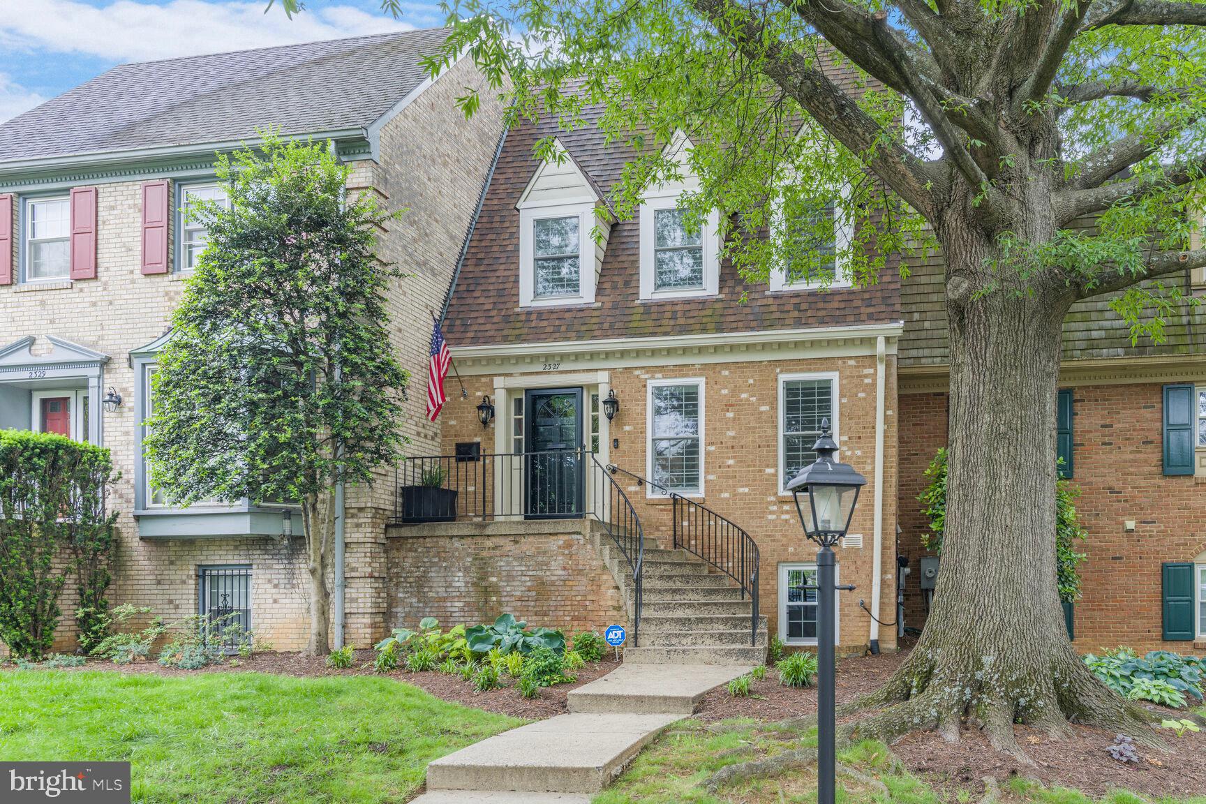 2327 N GLEBE ROAD
