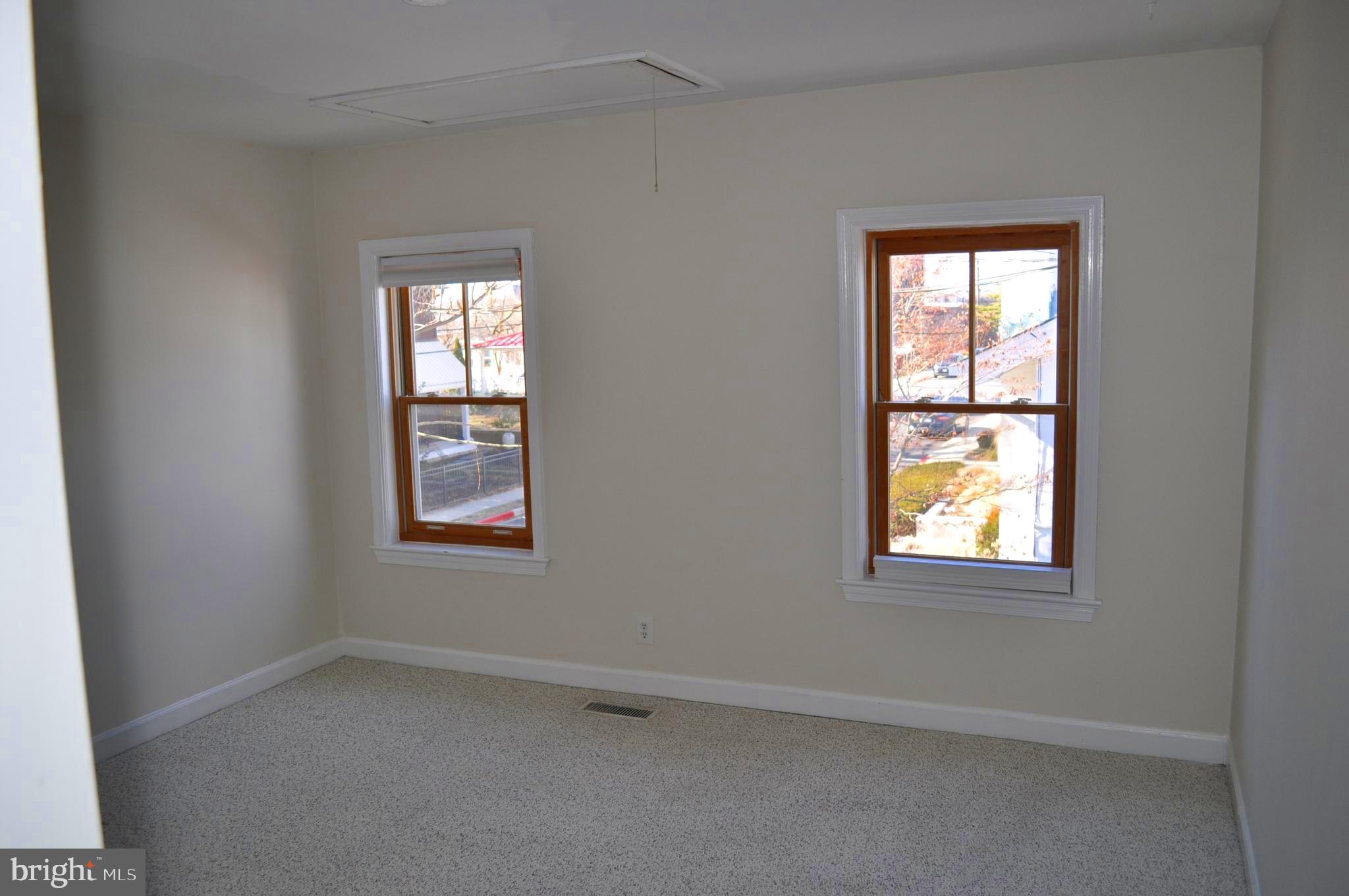 EASTPORT - Residential Lease