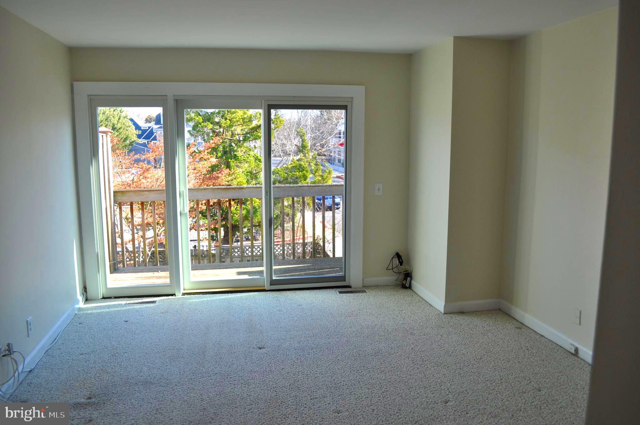 EASTPORT - Residential Lease