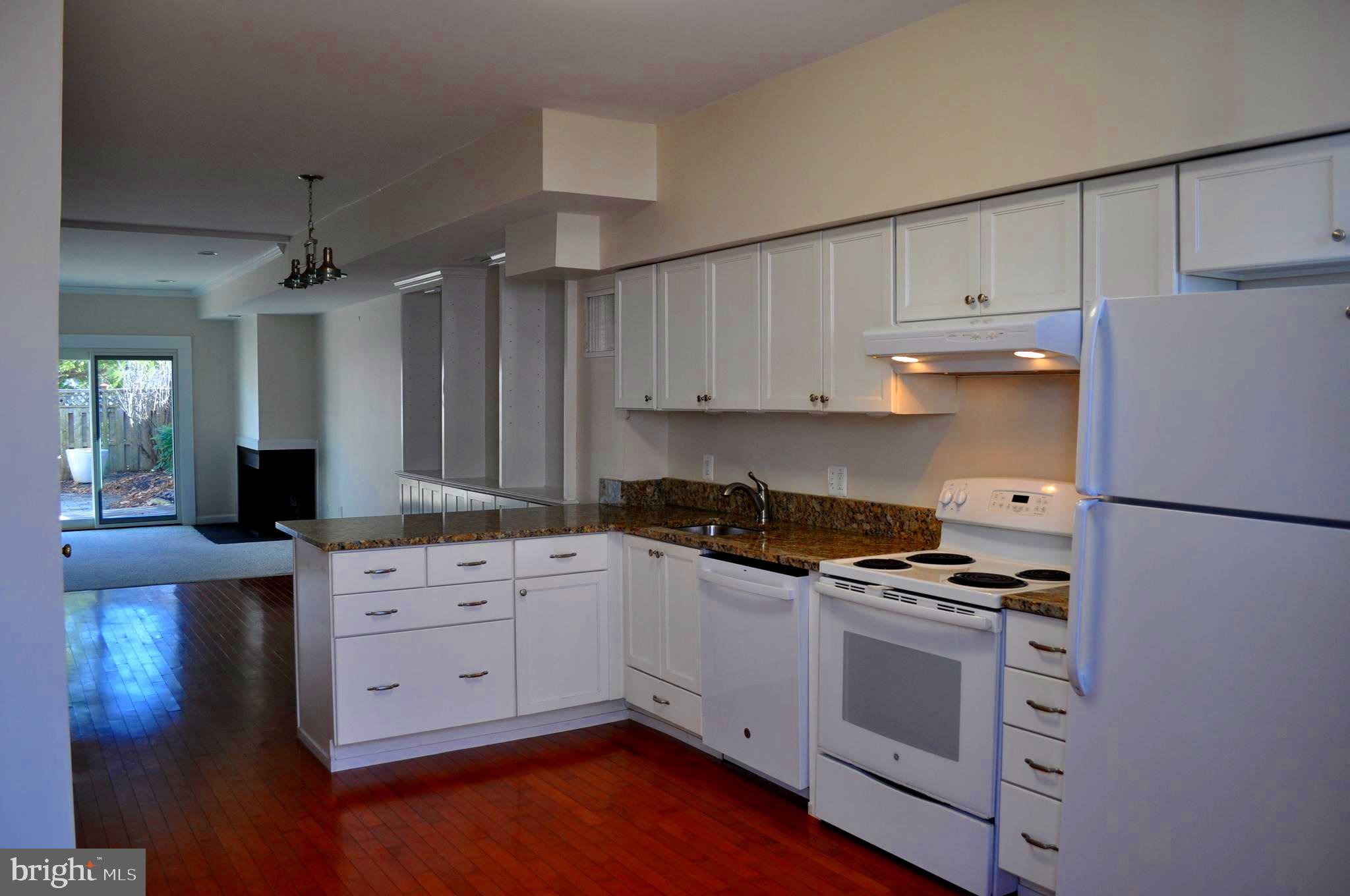 EASTPORT - Residential Lease