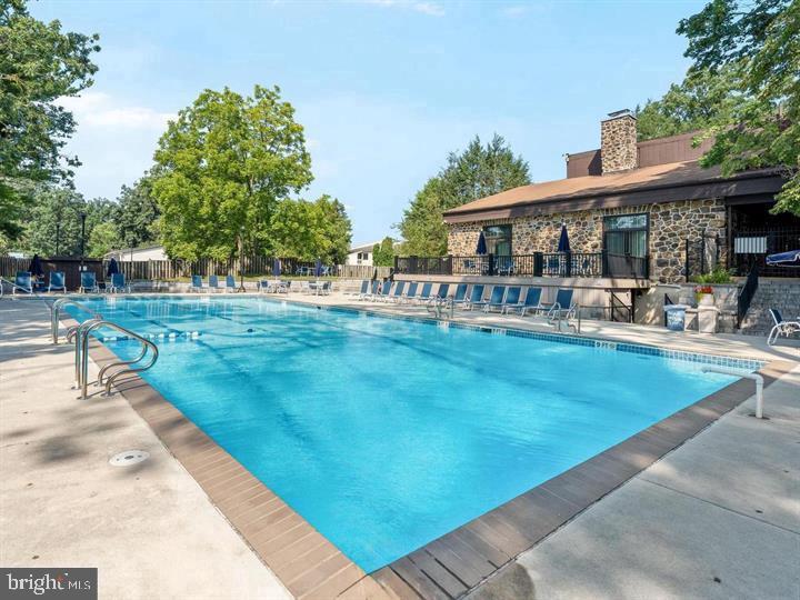 SUMMIT HOUSE - Residential