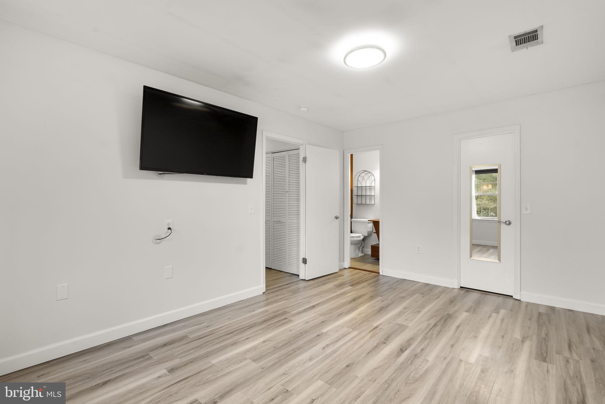 FLOWER HILL - Residential