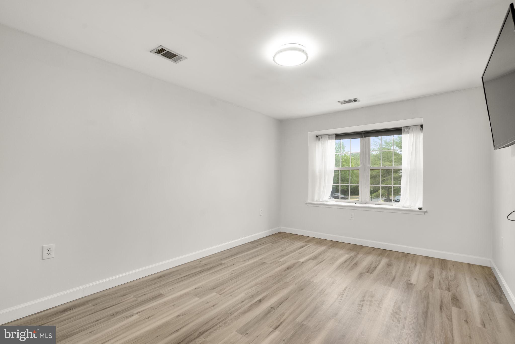 FLOWER HILL - Residential