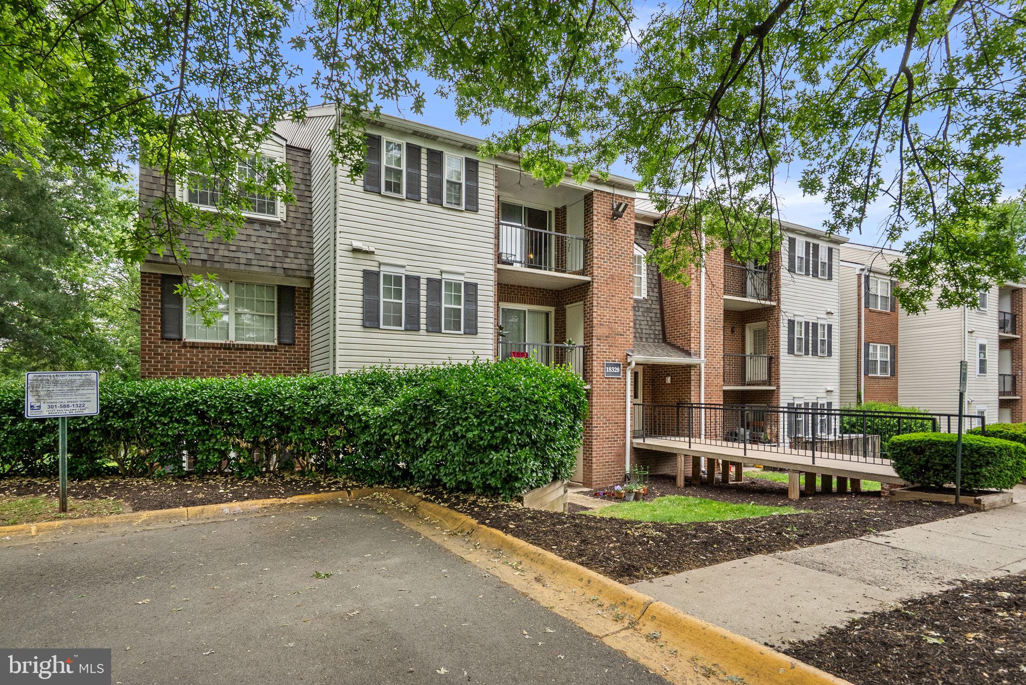 FLOWER HILL - Residential