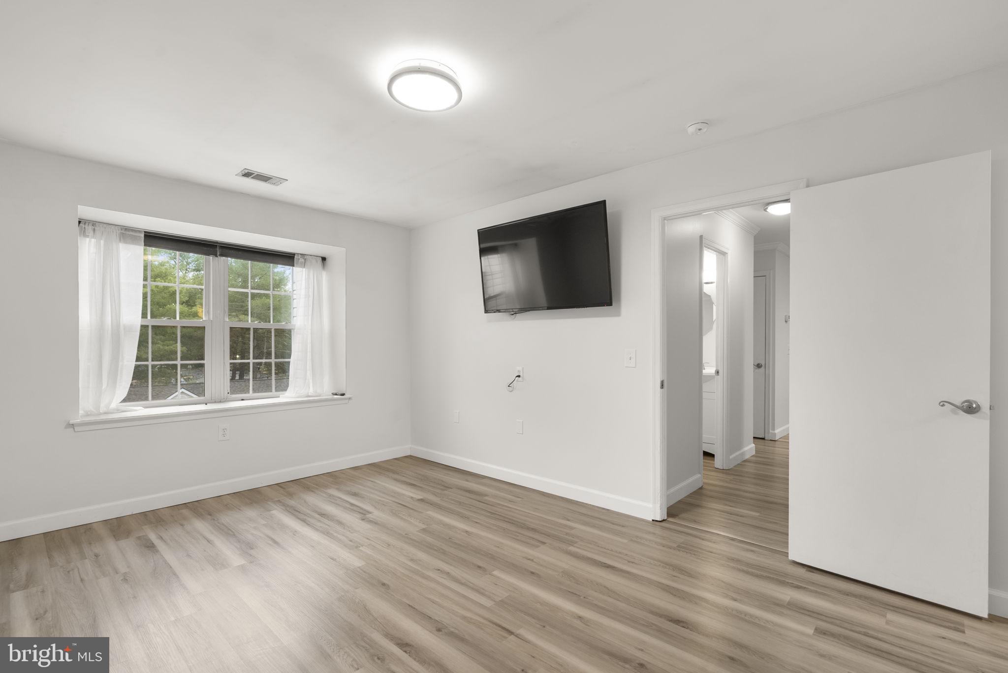 FLOWER HILL - Residential