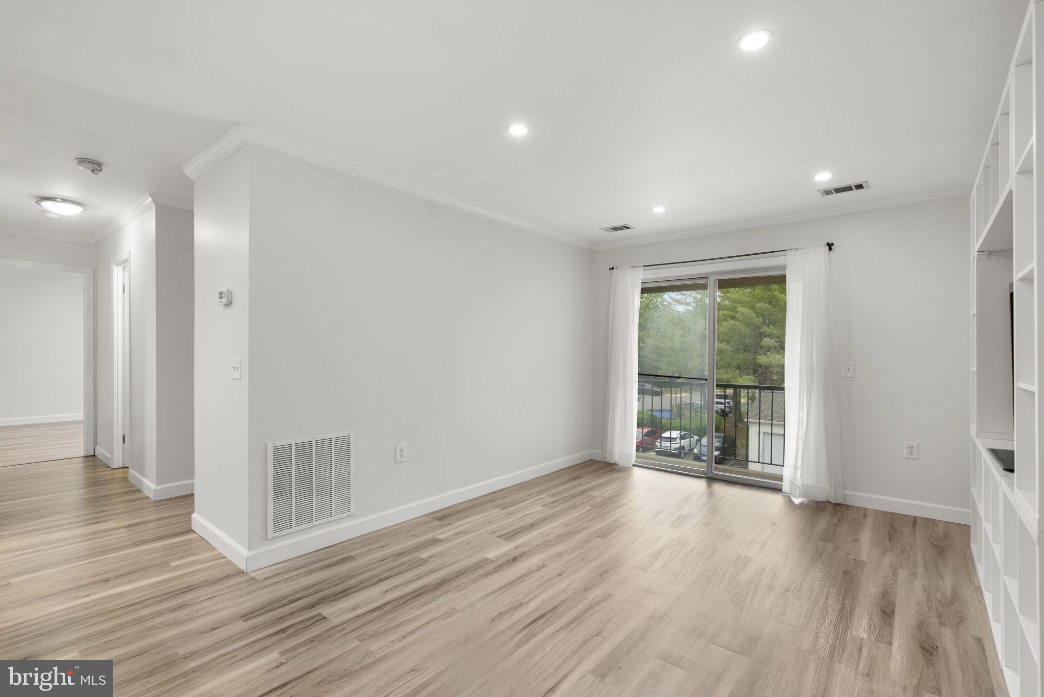 FLOWER HILL - Residential
