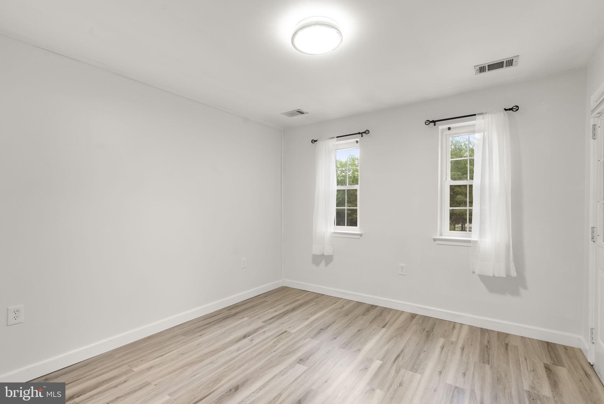FLOWER HILL - Residential