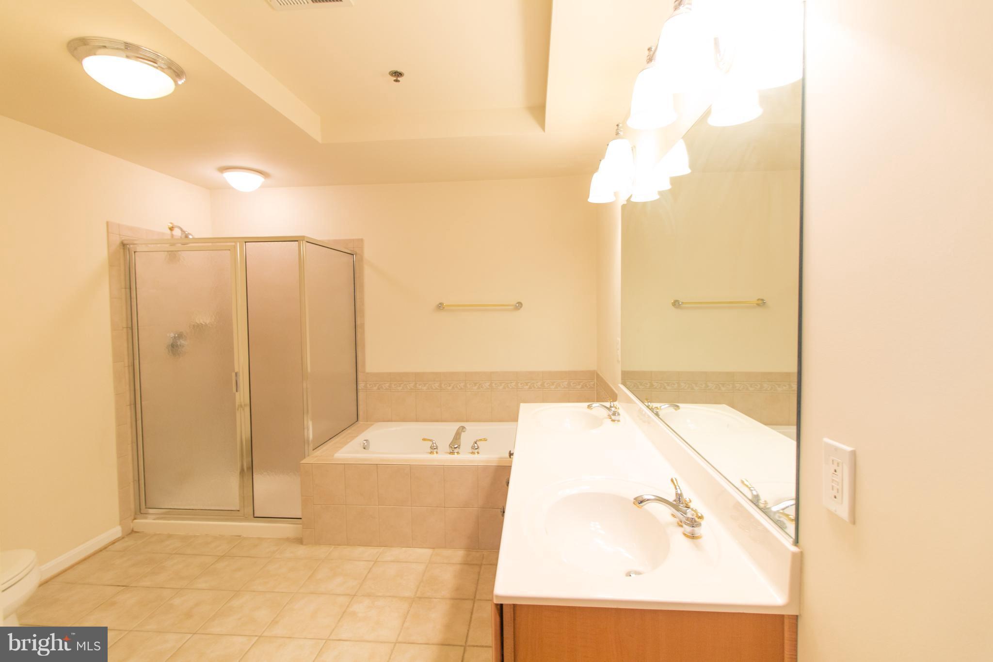 GROVETON WOODS - Residential Lease