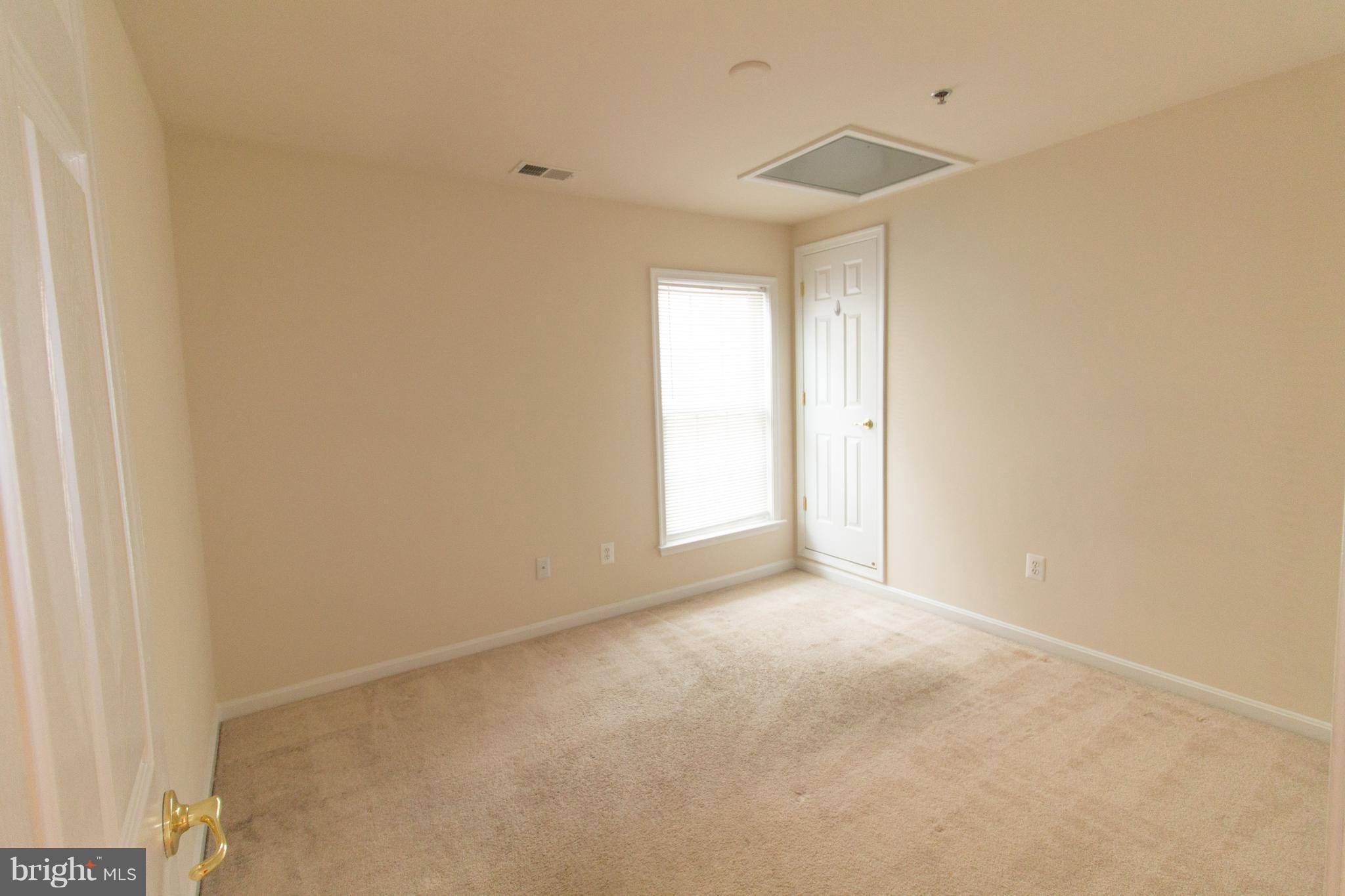 GROVETON WOODS - Residential Lease