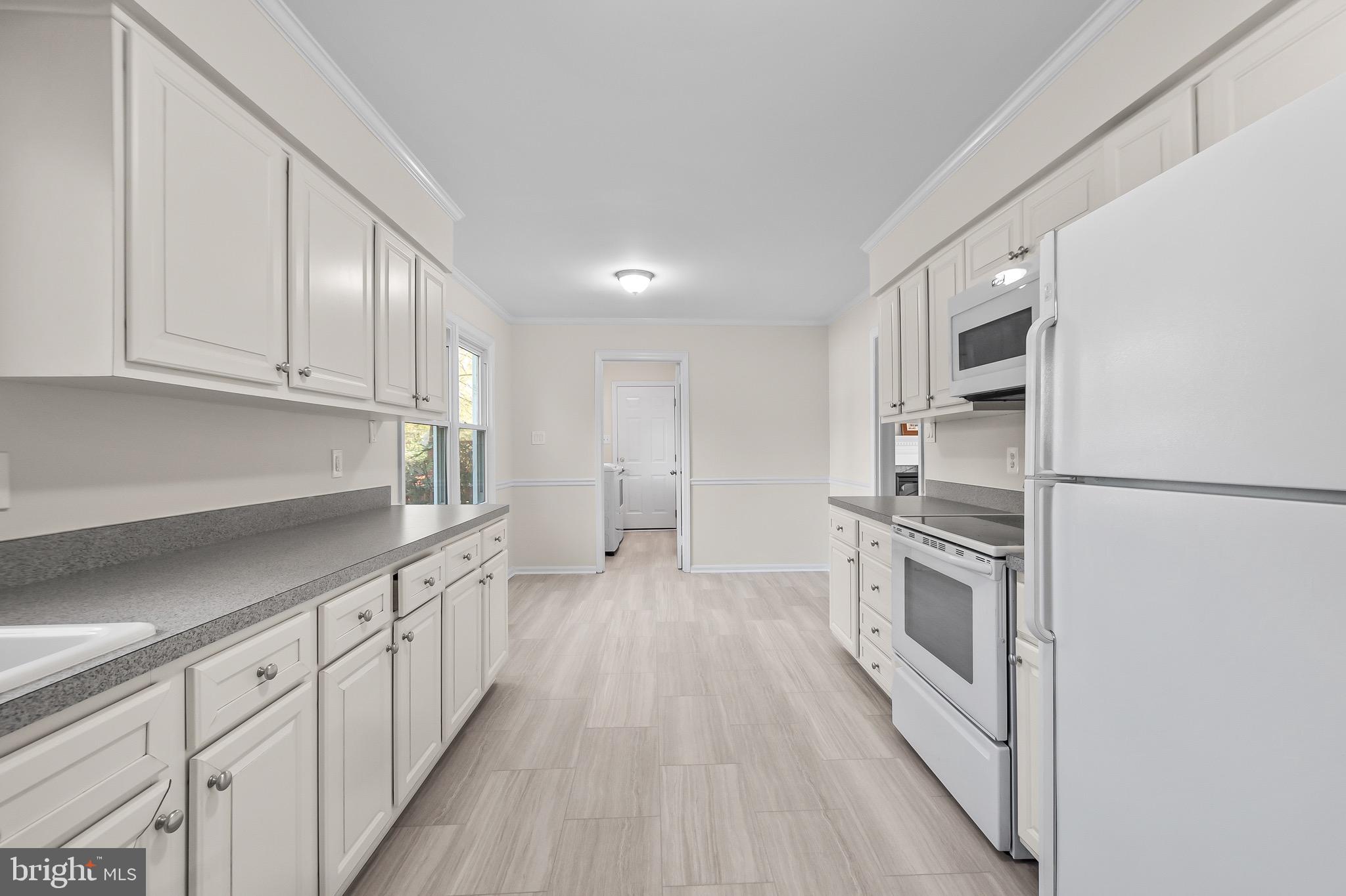 FORT HUNT ESTATES - Residential