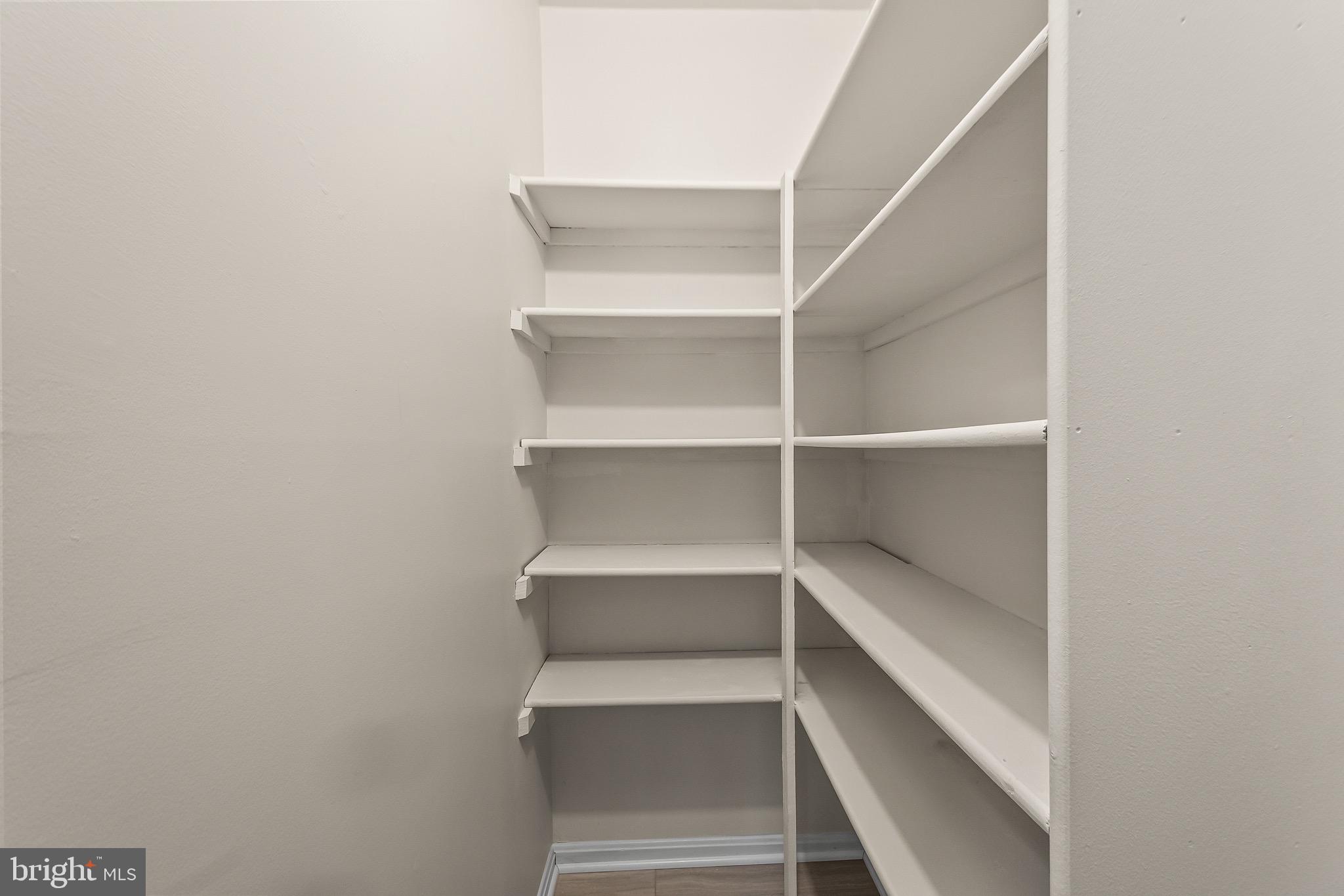 FORT HUNT ESTATES - Residential