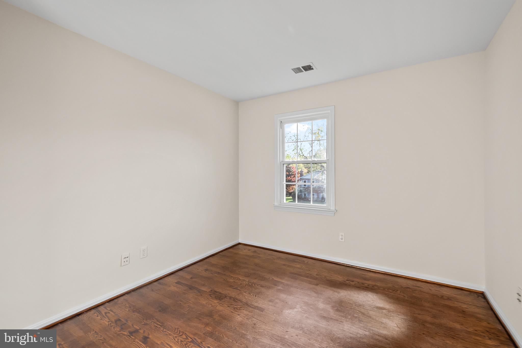 FORT HUNT ESTATES - Residential