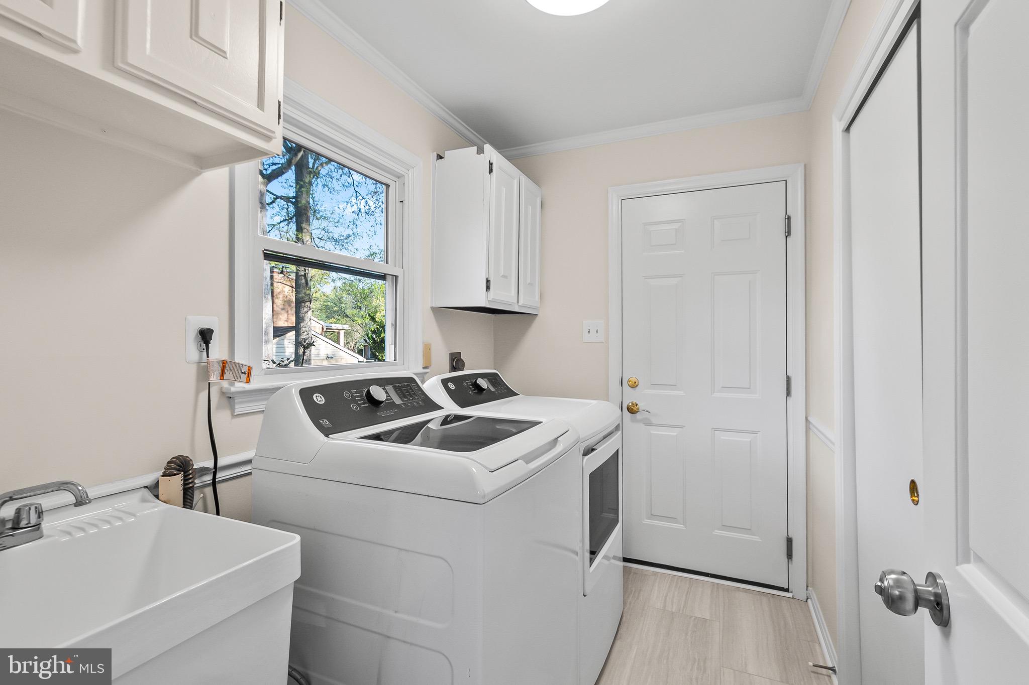 FORT HUNT ESTATES - Residential