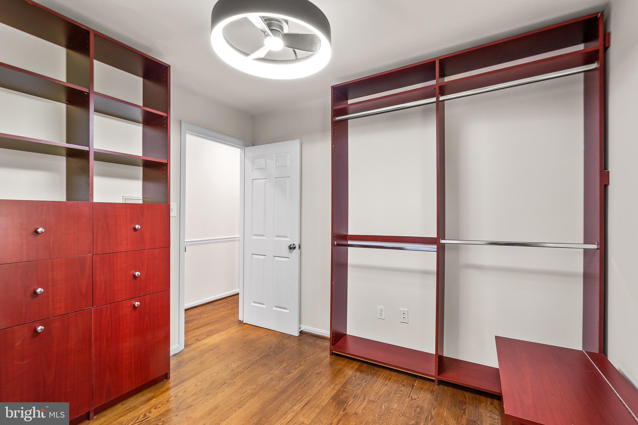 FORT HUNT ESTATES - Residential