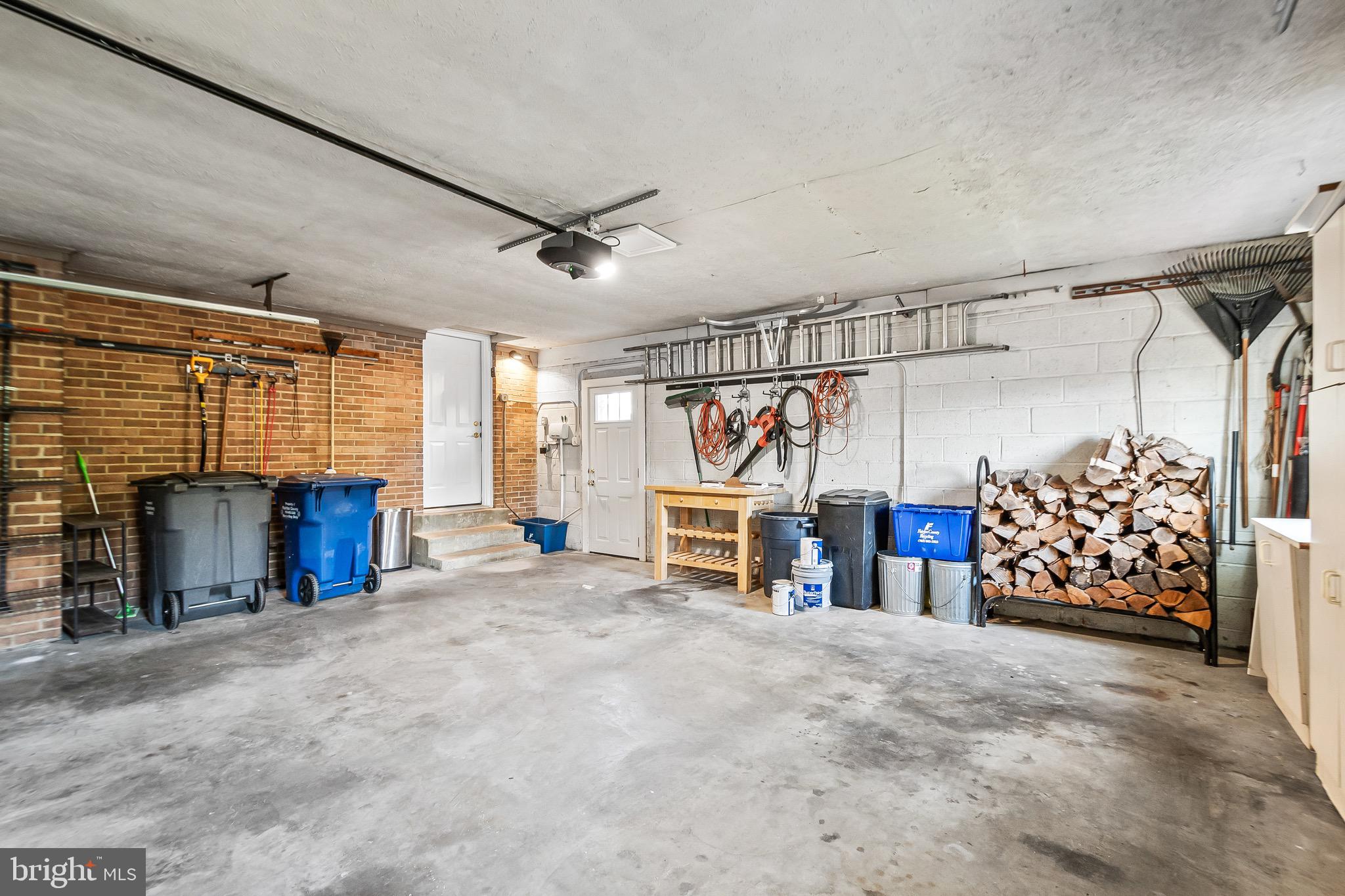 FORT HUNT ESTATES - Residential