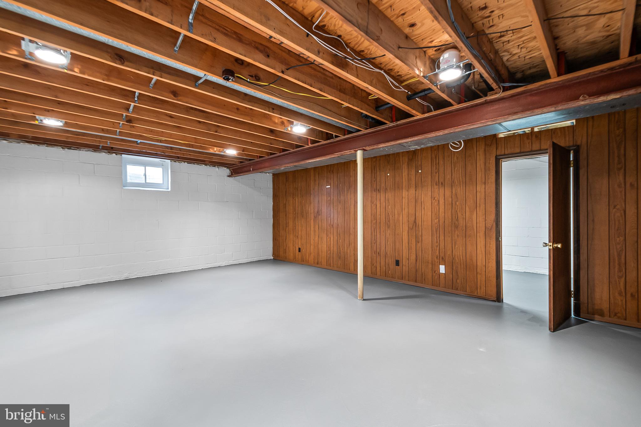 FORT HUNT ESTATES - Residential