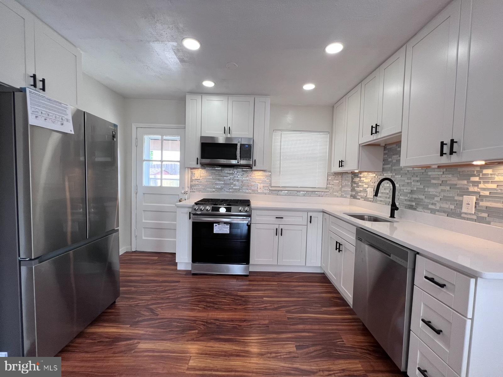 ST ELMO - Residential Lease