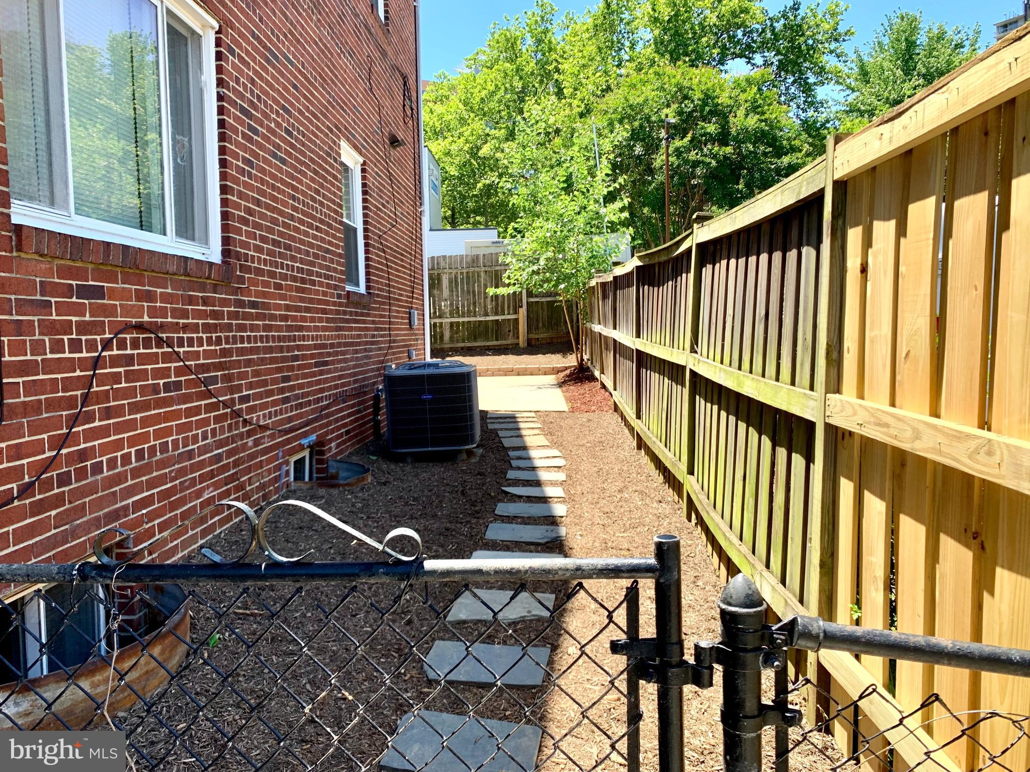 ST ELMO - Residential Lease