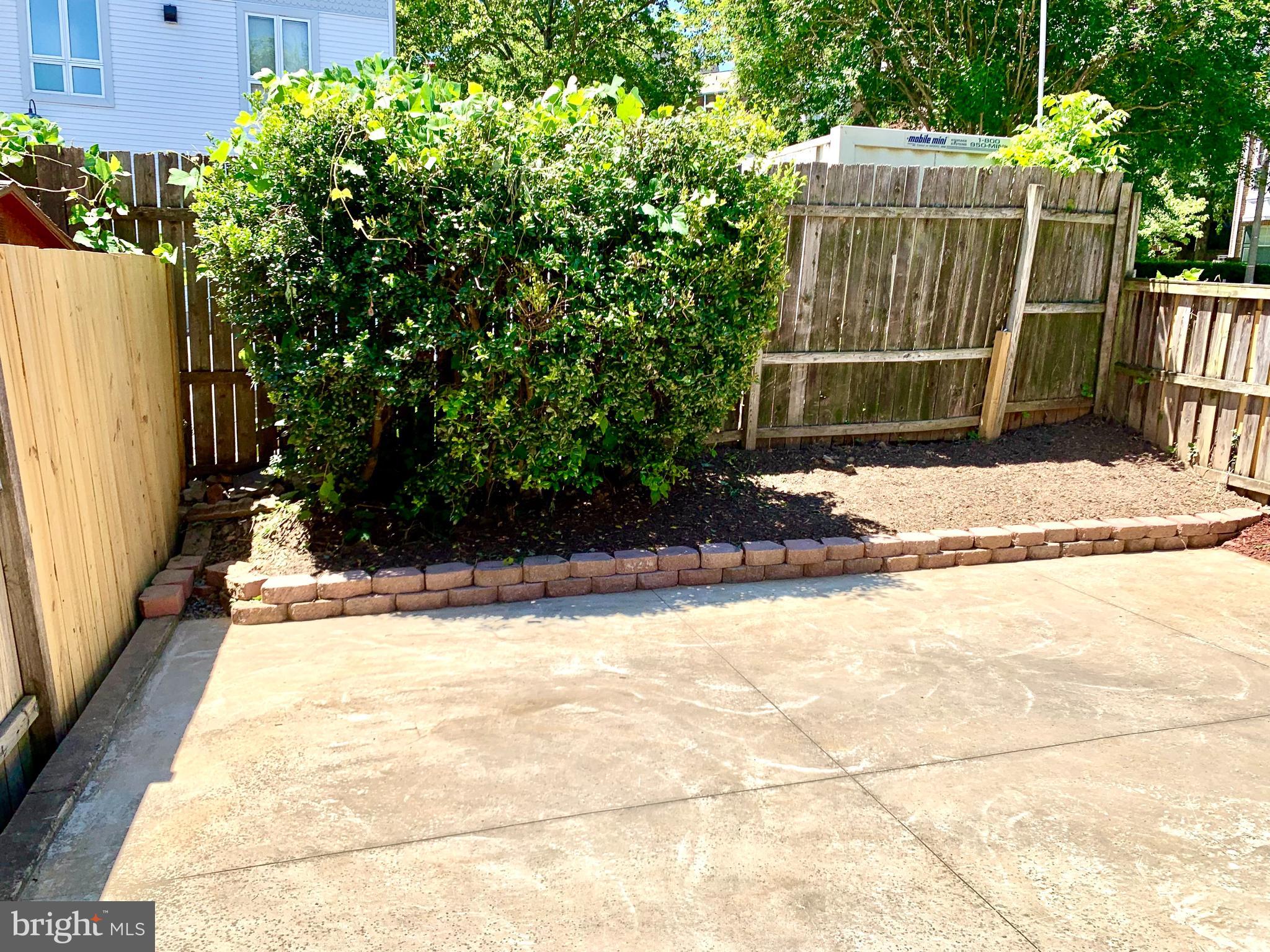 ST ELMO - Residential Lease