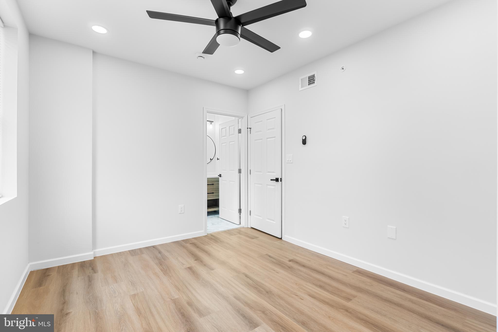 PHILADELPHIA (NORTH) - Residential Lease